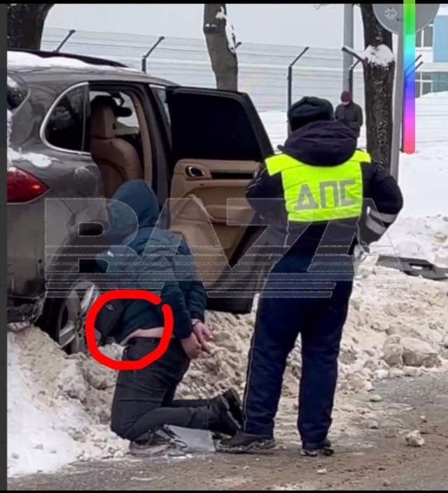 Сотрудники ДПС открыли стрельбу по "Порше" в Подмосковье.