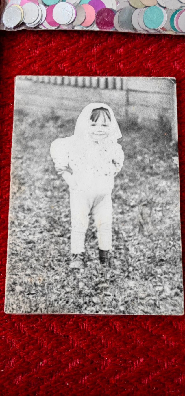 Руки в боки .