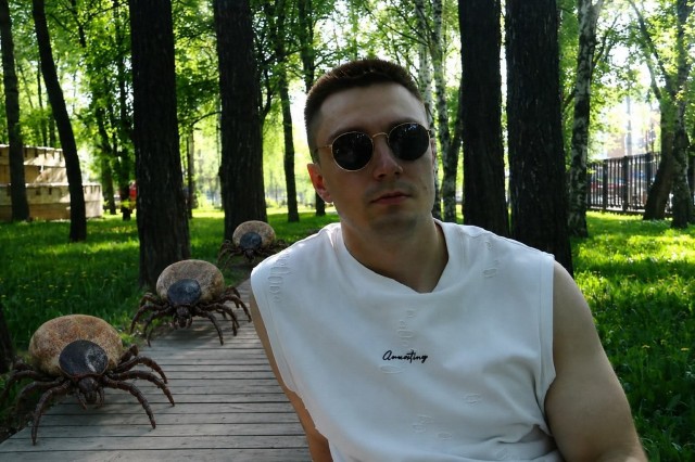Уберите бабушку!