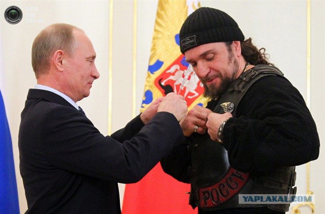 Байкер Хирург нецензурно обругал музыканта Кортнева