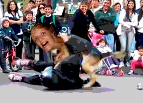 Вытянулась: картинка и 2 жабы