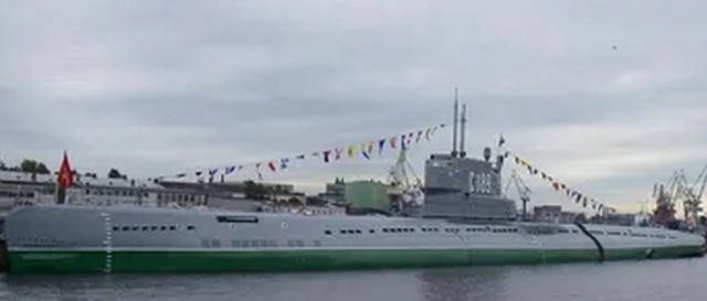 Подлодка на Васильевском острове