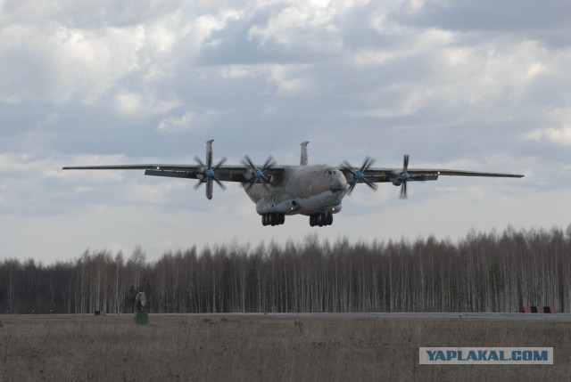 Самолет АН124 "Волга-Днепр" Антонов в Лондоне. Посадка. Взлет
