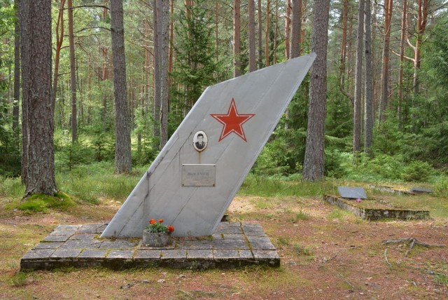Необычное кладбище