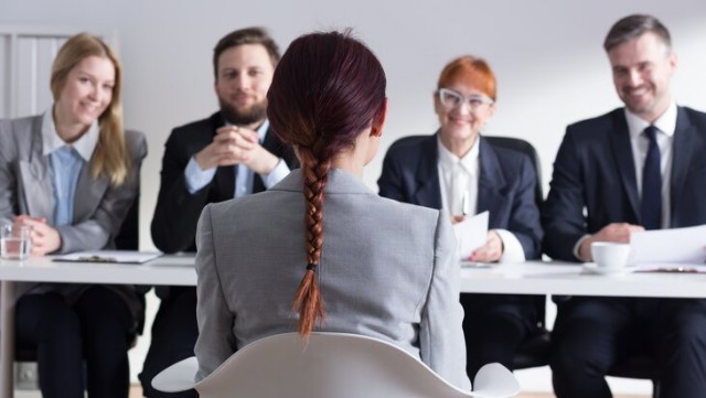 В ГД предложили запретить отказы бездетным женщинам в приеме на работу