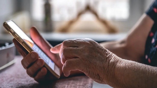 Интернет спасает пожилых людей от депрессии и когнитивных нарушений