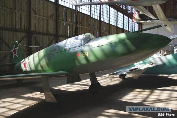 Реактивный Истребитель-Перехватчик БИ-1