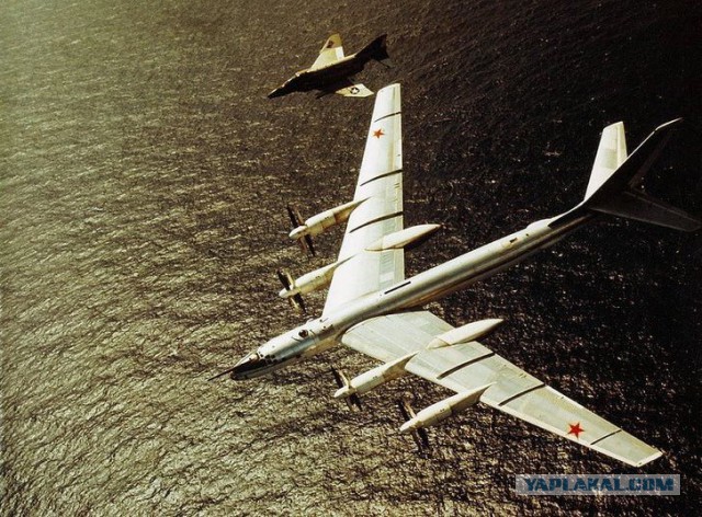 Ту-95 отработали полеты над Северной Европой