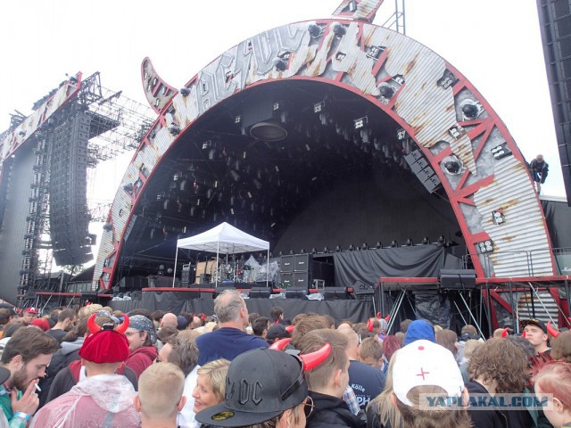 AC/DC. Вжарим рок в этой дыре!