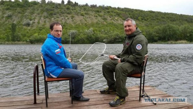 Дмитрий Рогозин удалил твит «Ждите ответа, гады» о конфликте с румынскими властями