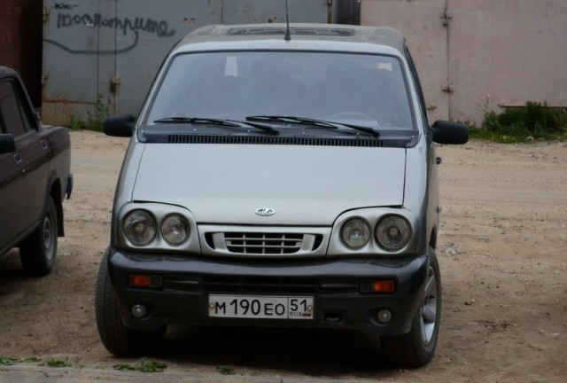 Две самые уродливые машины каждого десятилетия с 1950-х годов