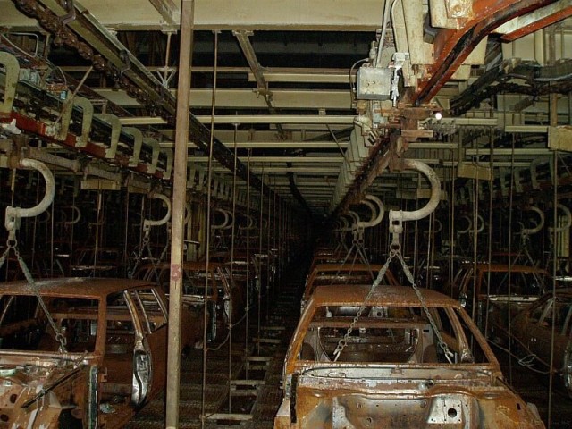 Как умирал АЗЛК - история в фотографиях