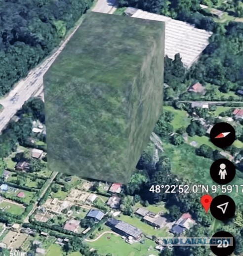 На виртуальной карте появился загадочный куб, парящий над городом