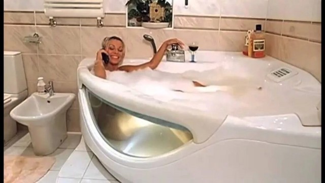 Девушки принимают ванну (фотоподборка)