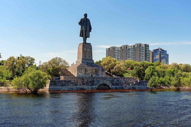 Ленин разный))