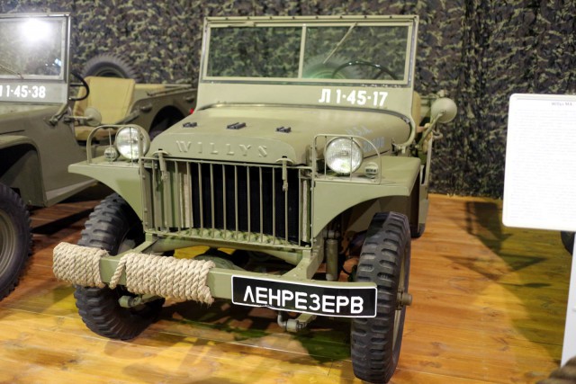 Выставка автотехники, ПО "Ленрезерв", СПб.