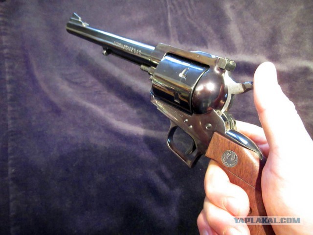 Револьвер Ruger Super Blackhawk