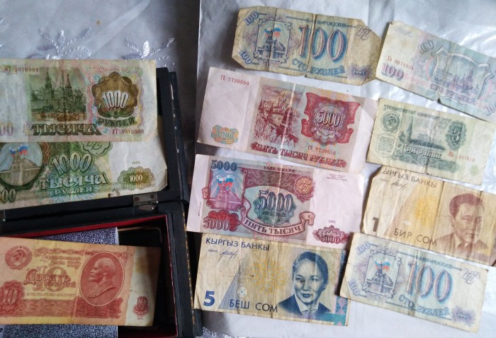 Про деньги, чем 100 рублей СССР отличаются от 10000?