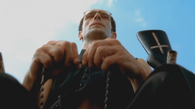 Все оружие в фильме Dobermann (1997)