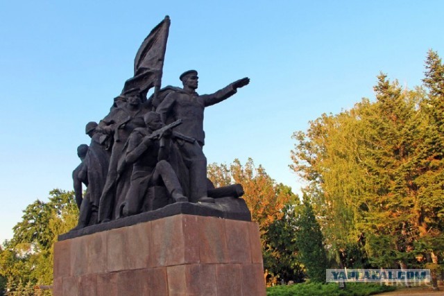 Место смерти и памяти. 55 лет Могиле Неизвестного Солдата