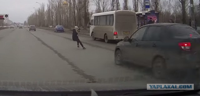 Она бежала на красный,  он летел...