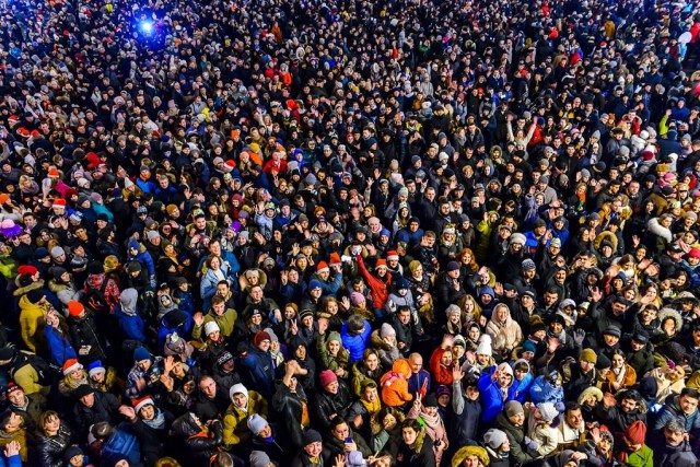 Центр Москвы в новогоднюю ночь стал эпицентром спецоперации МВД. Места массовых гуляний освобождали от мигрантов