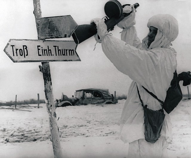 Фотографии связанных с историей Красной и Советской Армии.