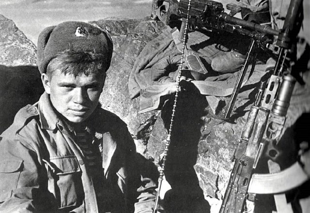 Фотографии связанных с историей Красной и Советской Армии.
