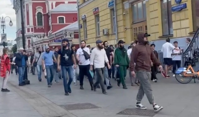Предъявить за шорты. Домбай