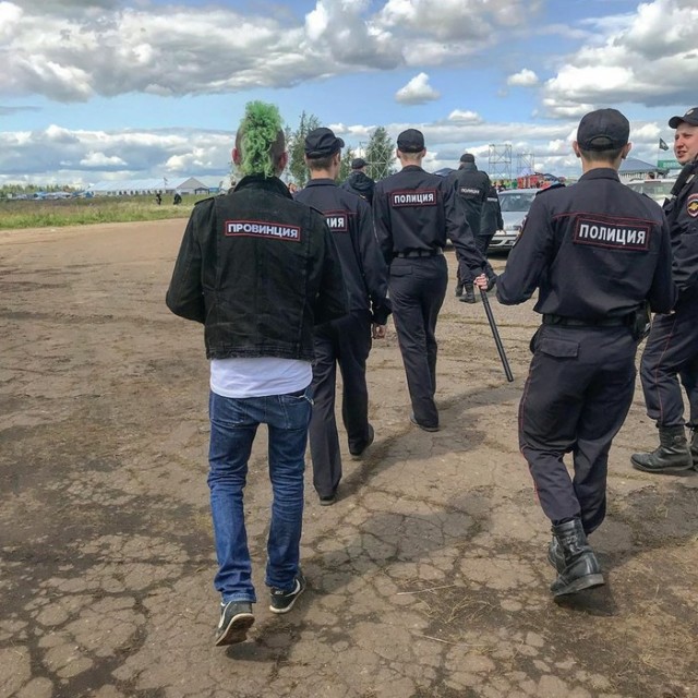 Говорят, сейчас пол-Питера в таких гуляет