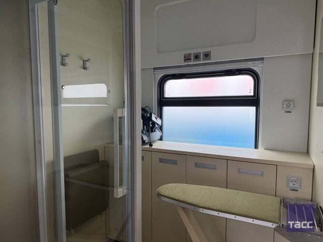 РЖД представили модернизированный СВ с двухметровыми полками