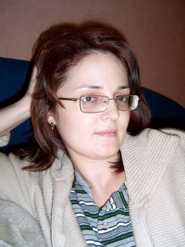 Очки красотку наряжают