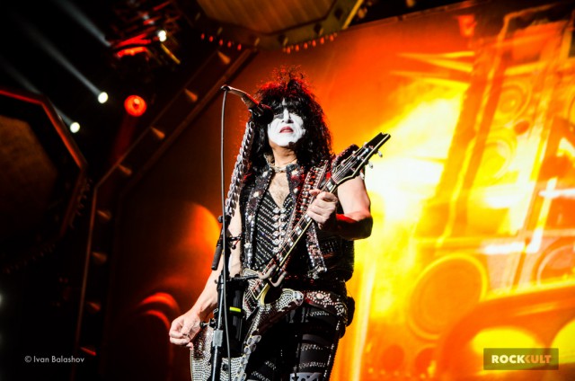 Kiss - Dynasty. История создания