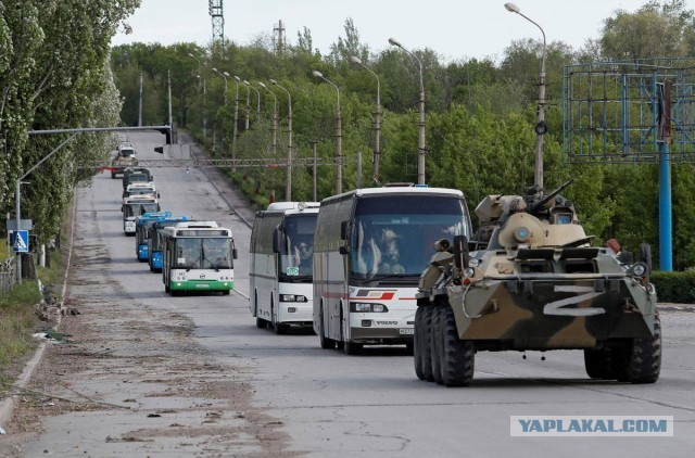 Азовцев везут