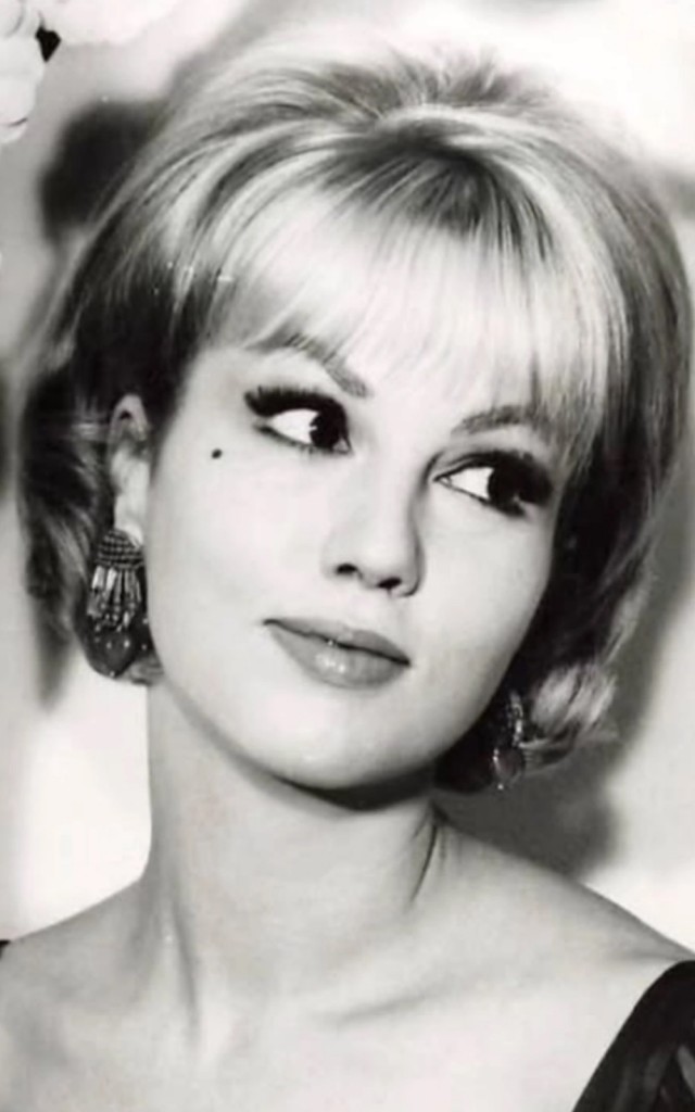 Юбилей Милен Демонжо