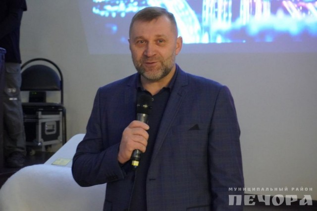 Мэра Печор Олега Шутова заставили извиниться за его высказывание про "скулеж" тренеров