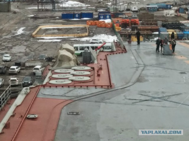 Авианосец «Адмирал Кузнецов». Или как его ласково называют моряки - "Кузя"