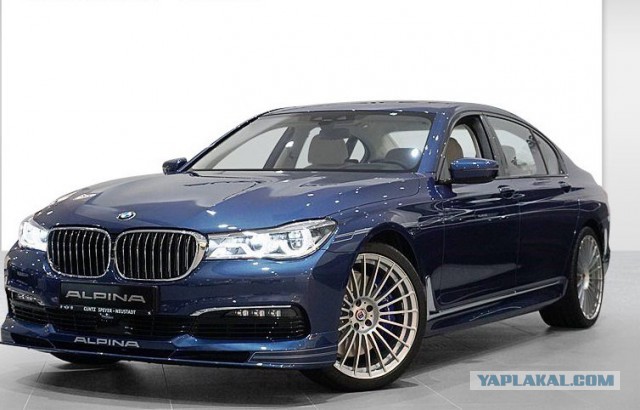 Премьера российских "люксовых" автомобилей Aurus состоялась на автосалоне