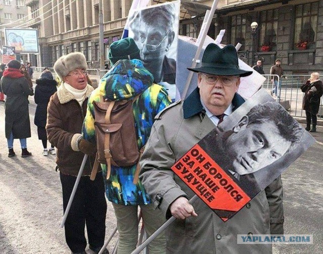В Екатеринбурге на акции протеста против строительства храма силовики сломали нос 17-летнему подростку