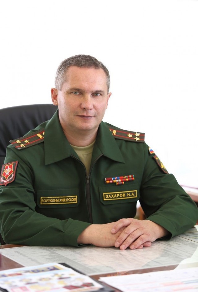 Отправили в армию, выломав дверь и отключив телефон