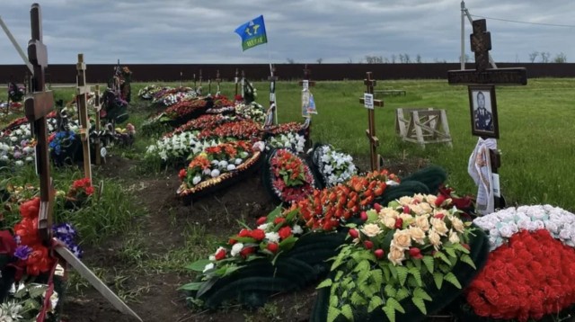 Песков: в Европе— стагнация, а в России — рост