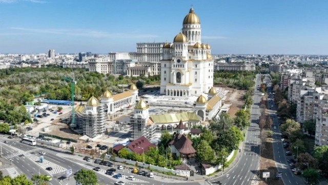В Румынии освятили самый большой православный храм в мире