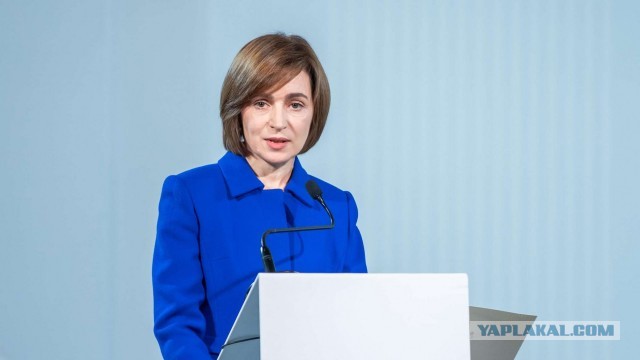 Молдавская оппозиция инициировала отстранение Санду от должности
