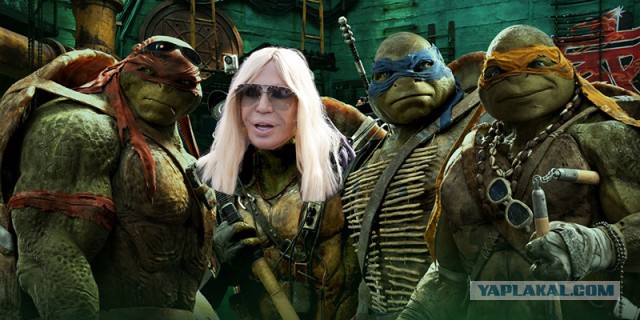 Донателла Версаче на открытии недели моды в Милане