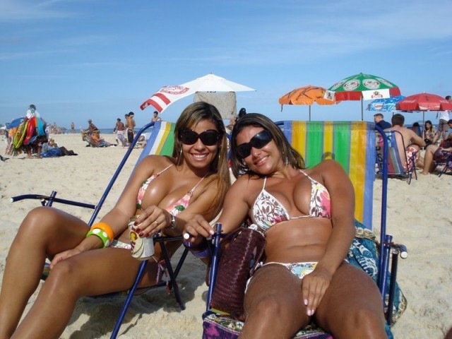 Горячие дамы на пляжах Бразилии