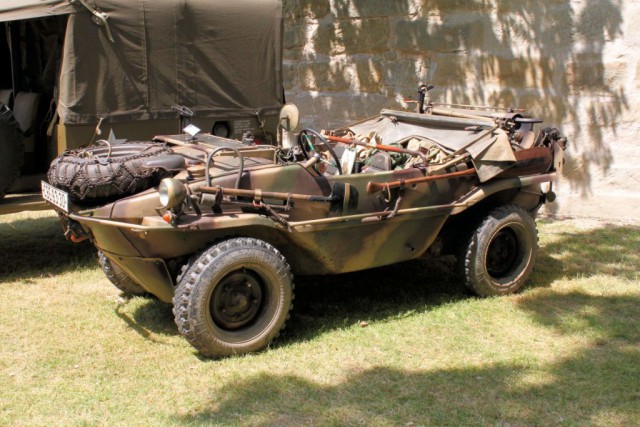 Жук-плавунец: тест-драйв Volkswagen Type 166 Schwimmwagen