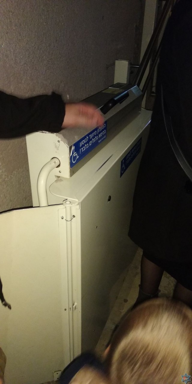 Прогулки по старому Иерусалиму, пещере вдоль Стены Плача и еврейскому кварталу