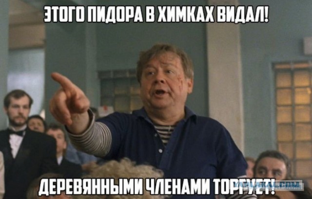 Охранник торгового центра «МЕГА Химки» пытался разнять драку, но, в итоге, сам стал ее участником и нокаутировал подростка