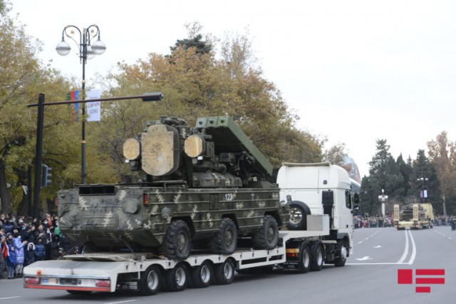 Алиев на параде назвал Ереван "исторической землей Азербайджана"