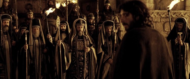 Патриарх Кирилл призвал отказаться от покупки "левых" свечей